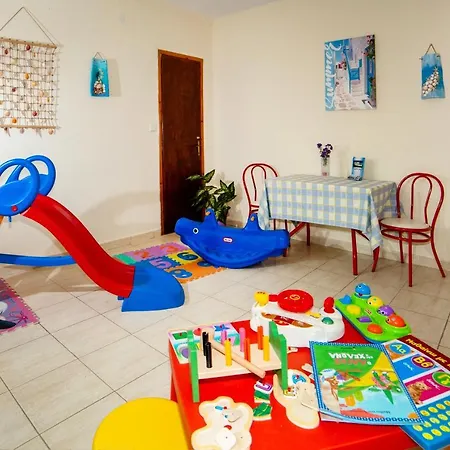Paradise Apartment Pyrgadikia